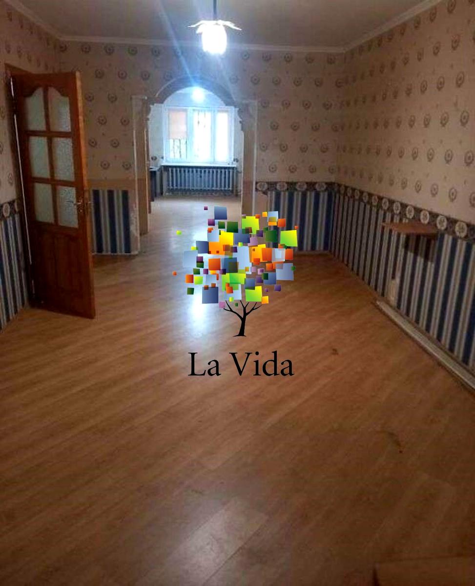 1837337697710234