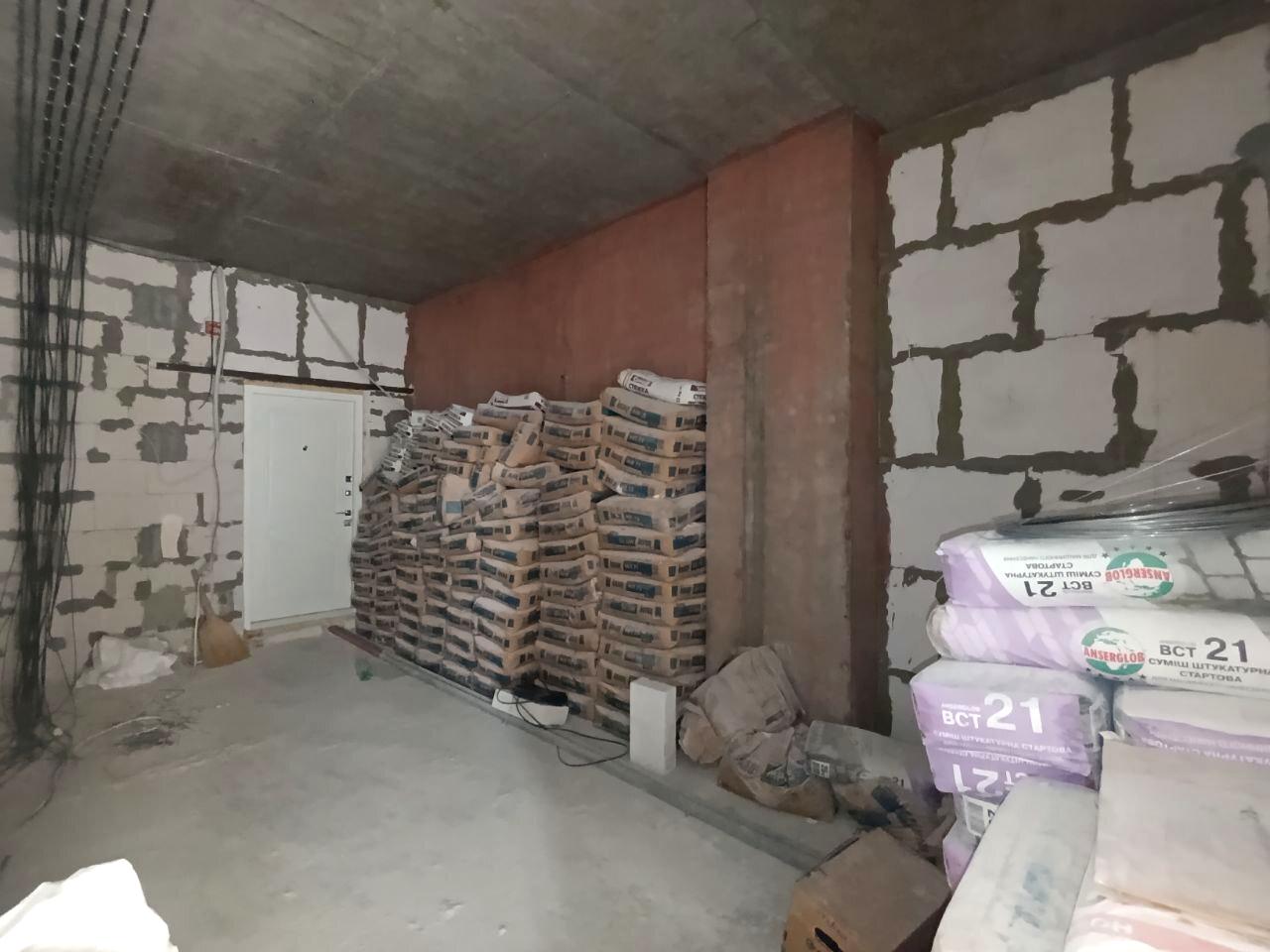 1839057344910234