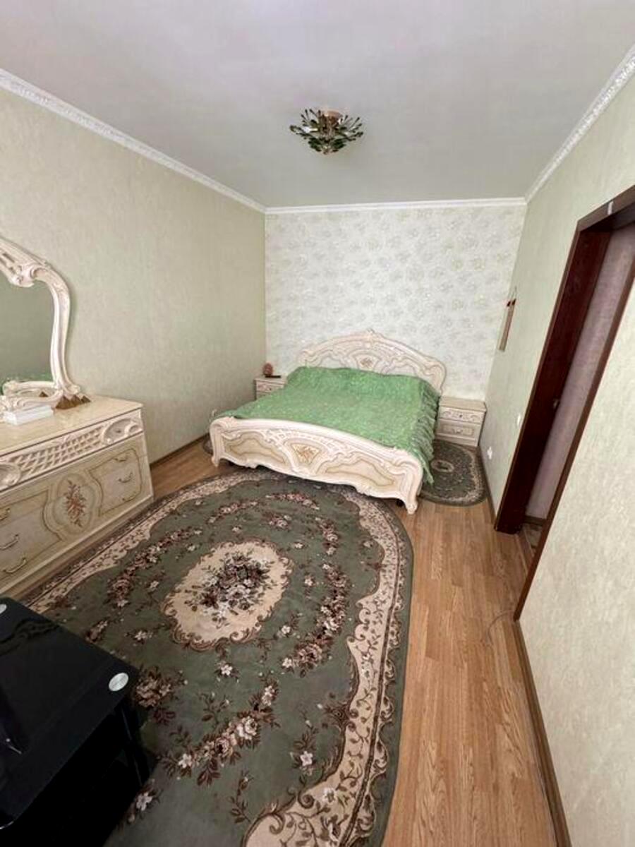 1845400274570024