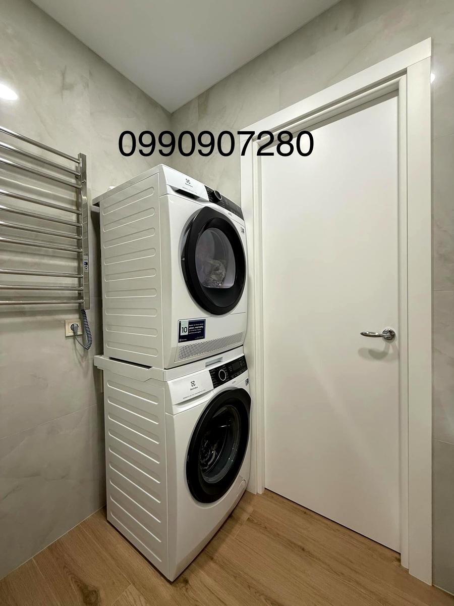 1828118229533241