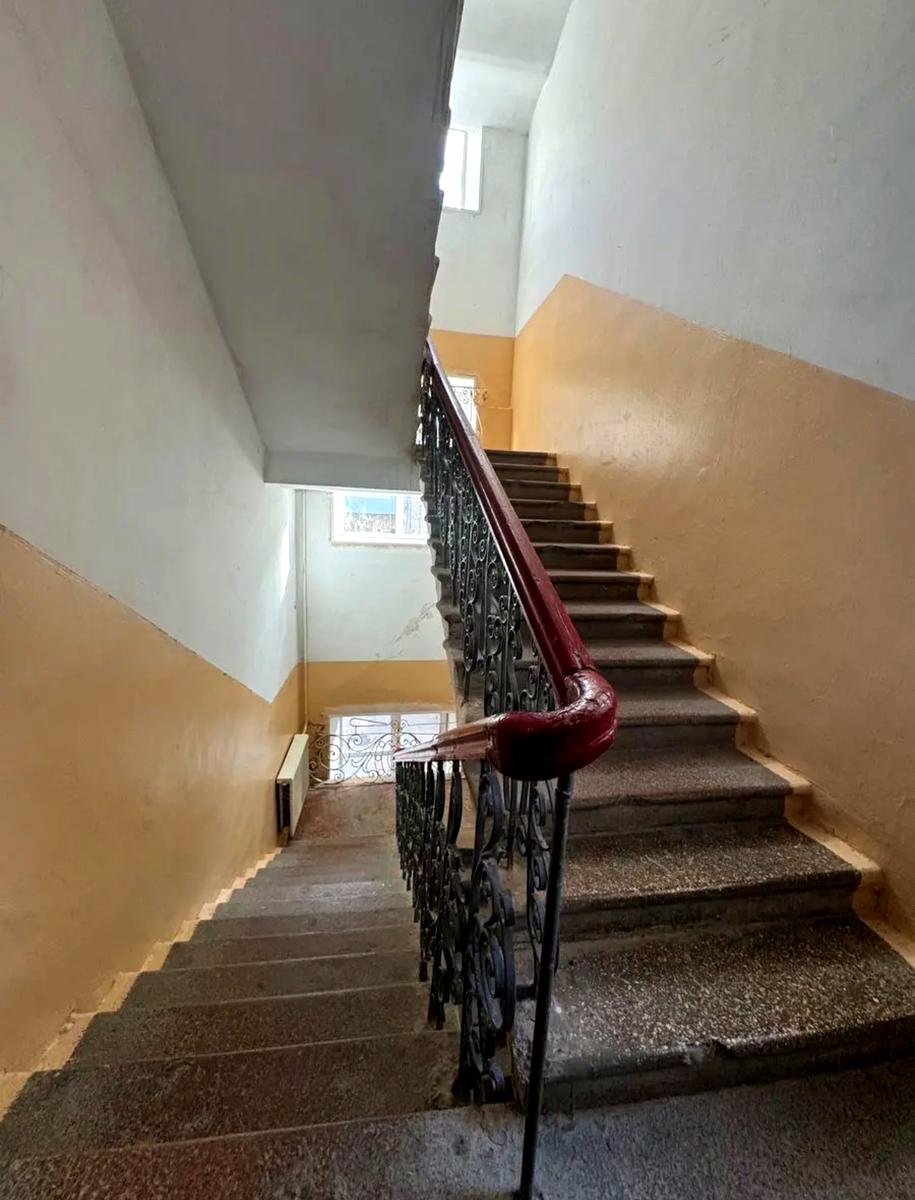 1845088930611241