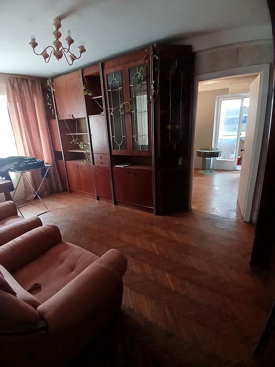 1843128587458025