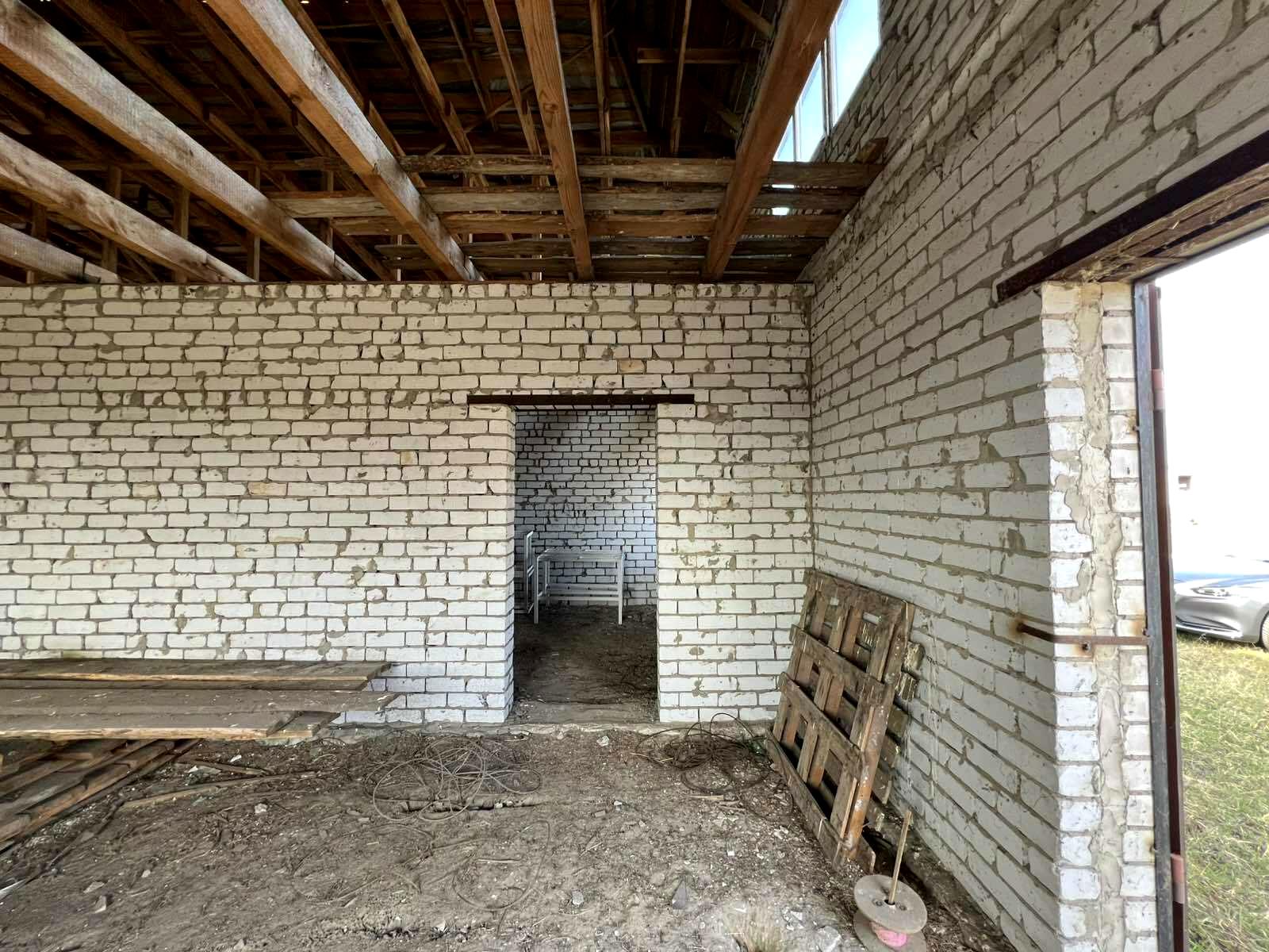 1828085779150258