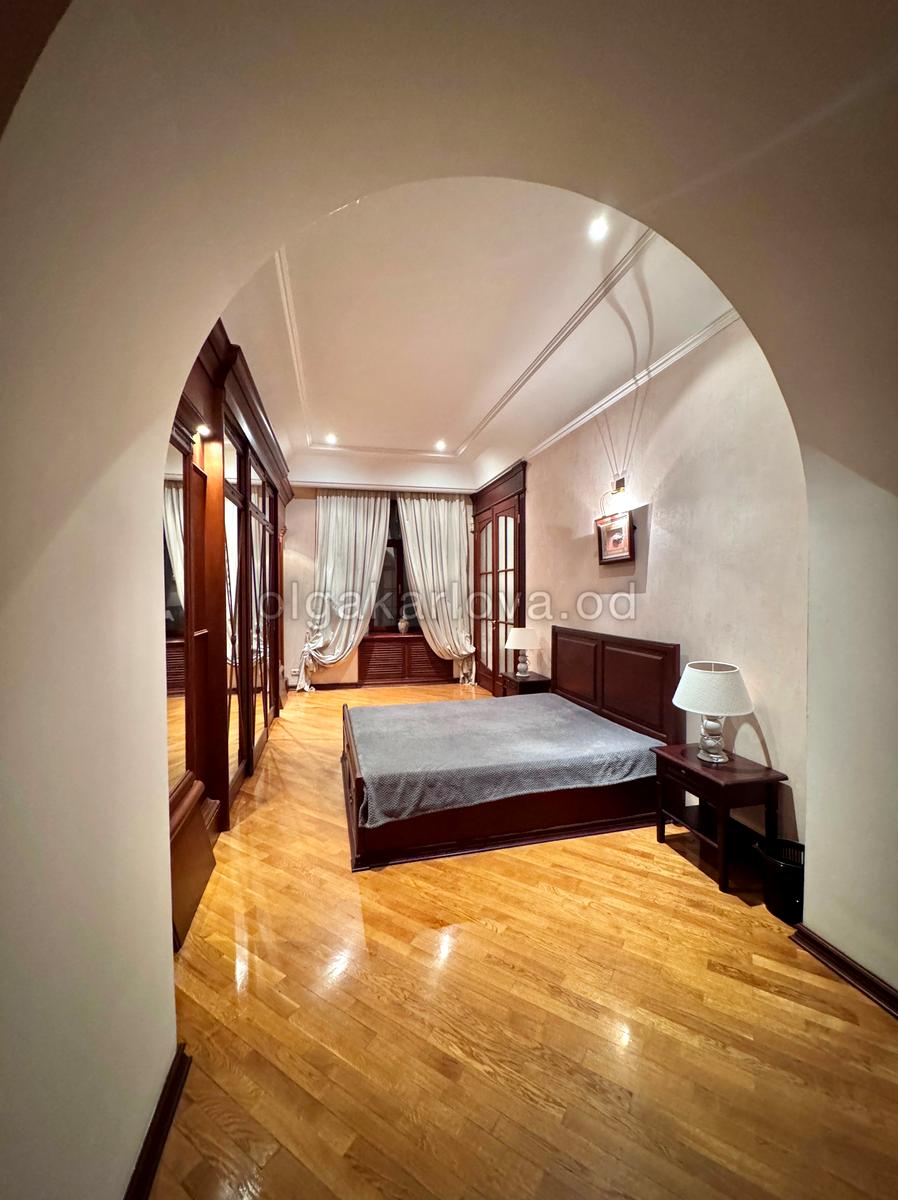 1842816662244259