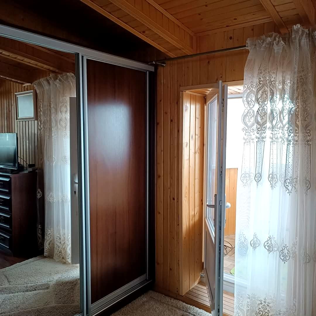 1826853204575277