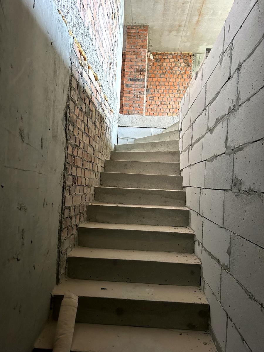 1832435421484277