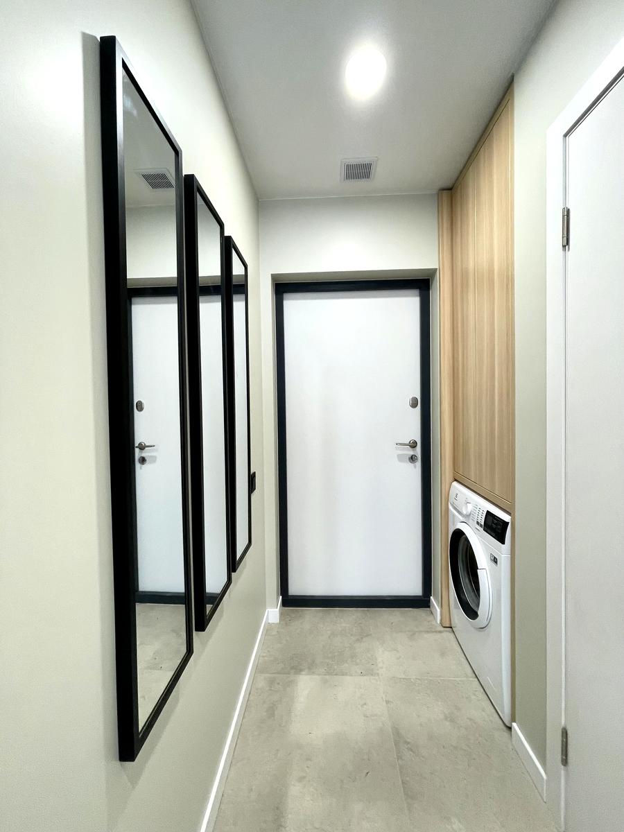 1793699175409280