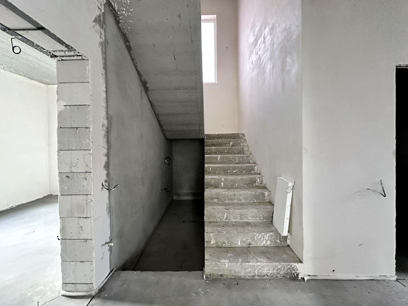 1840514714356283