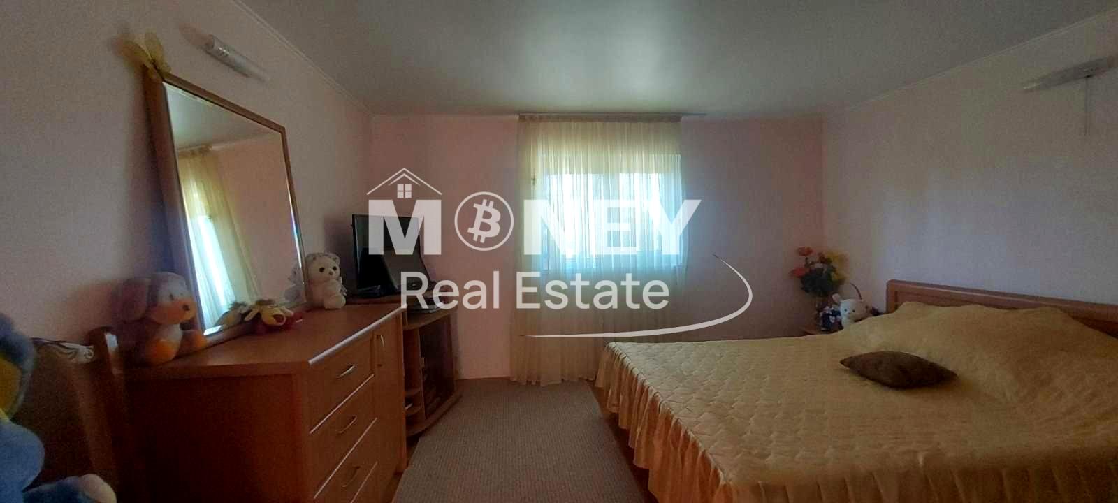 1842060529438290