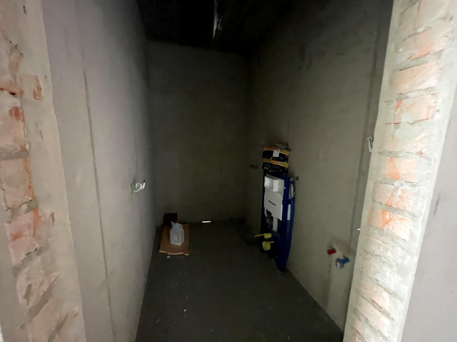 1832181833989292