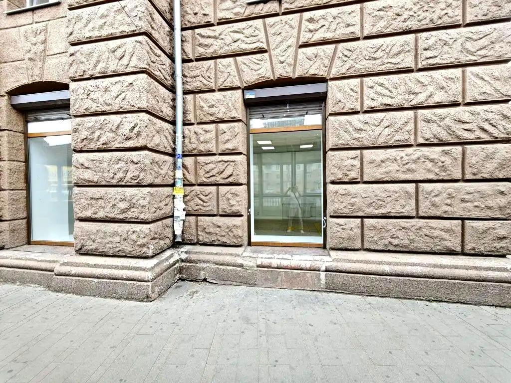 1837346806913293