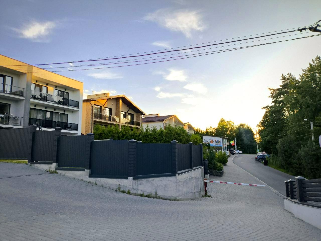 1838538960160294