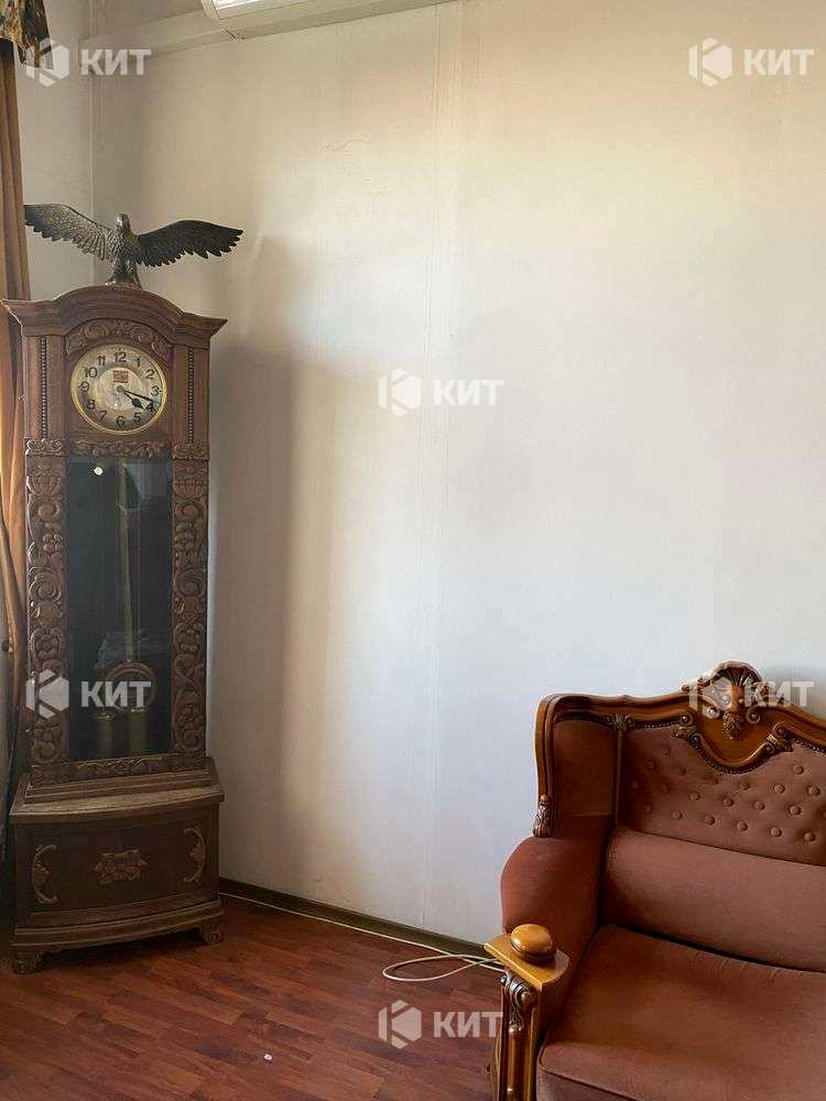1828931850032299