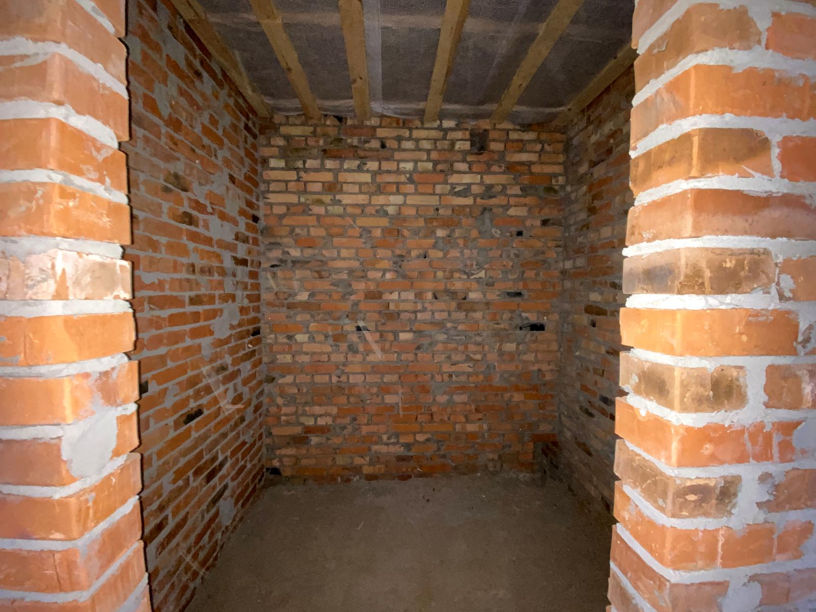1829411896853300