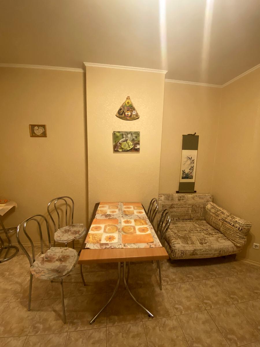 1723572742946301