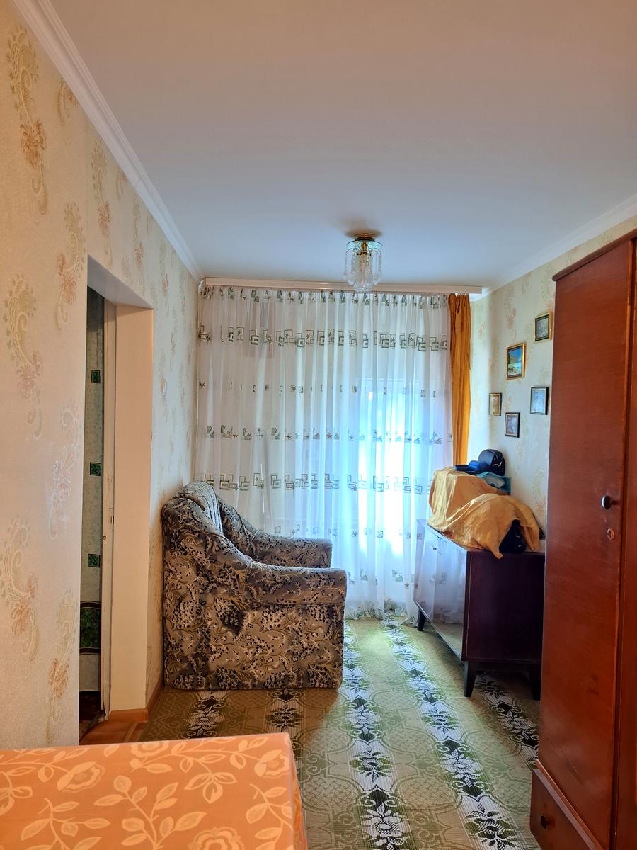 1839884109760307