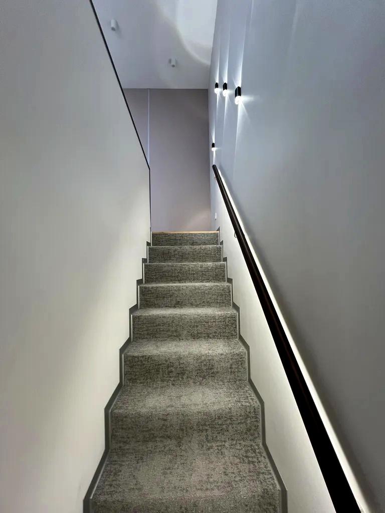 1844119123875308
