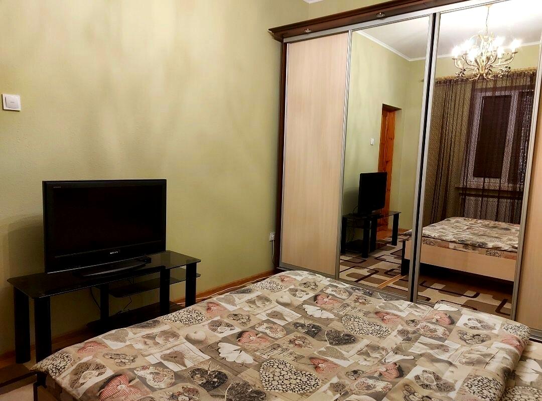1820615115862031