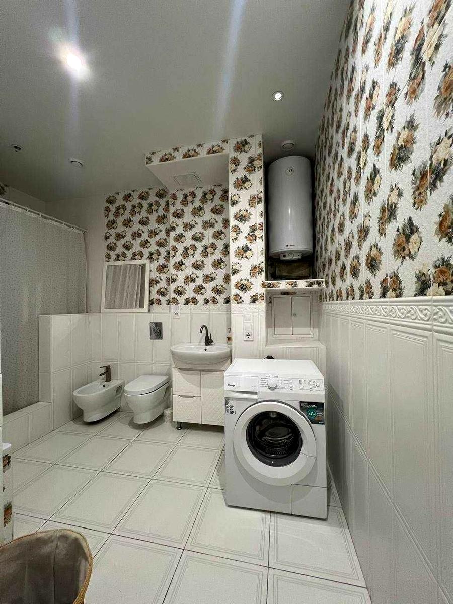 1843989622909319