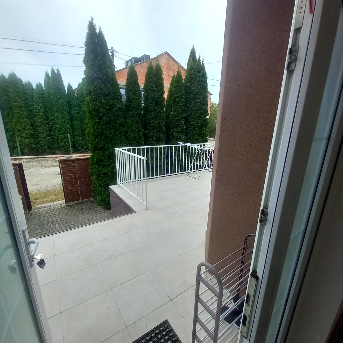 1846041055860325