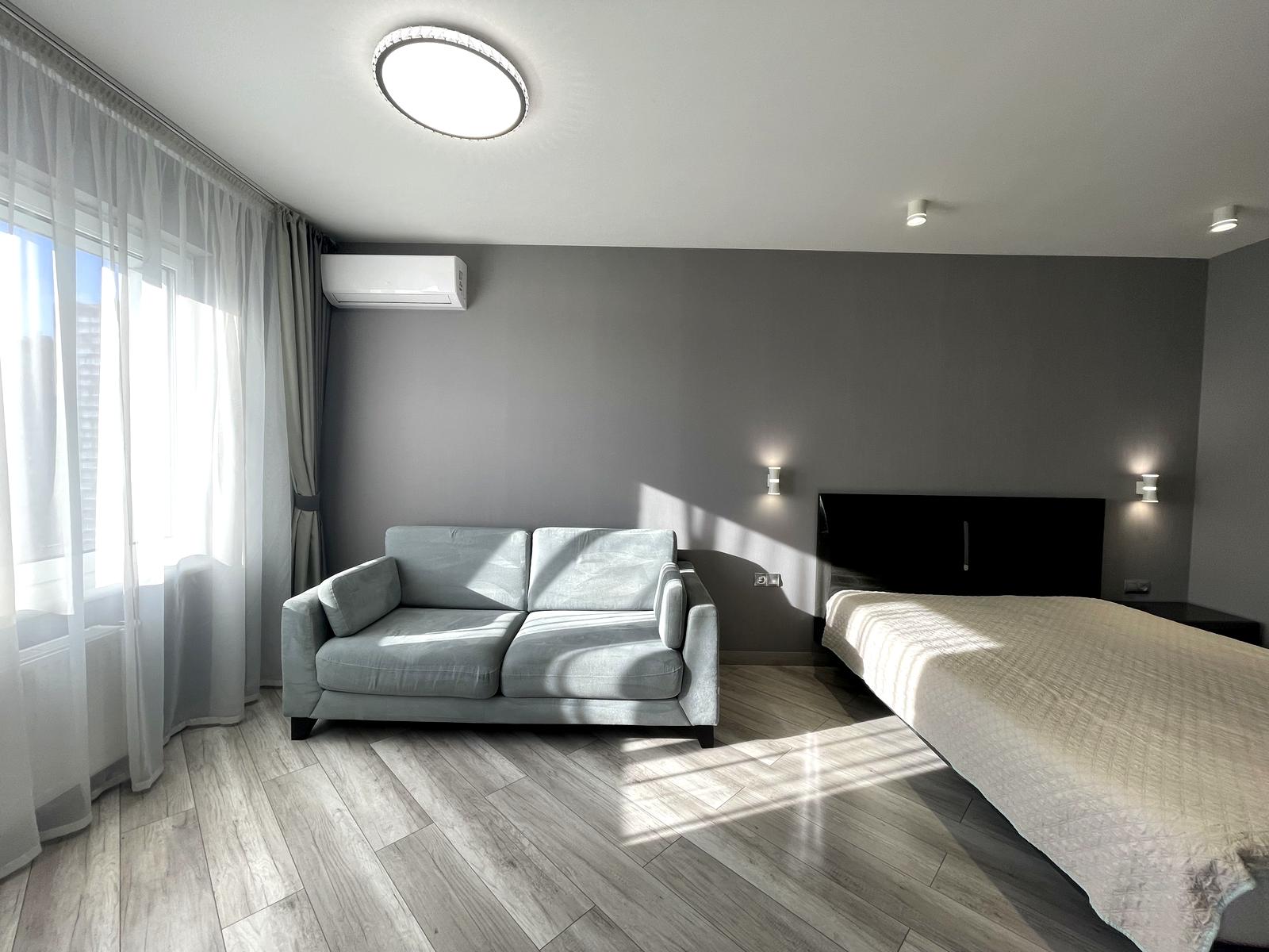 1811089385093328