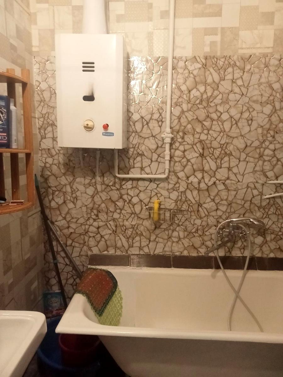 1842516583456328