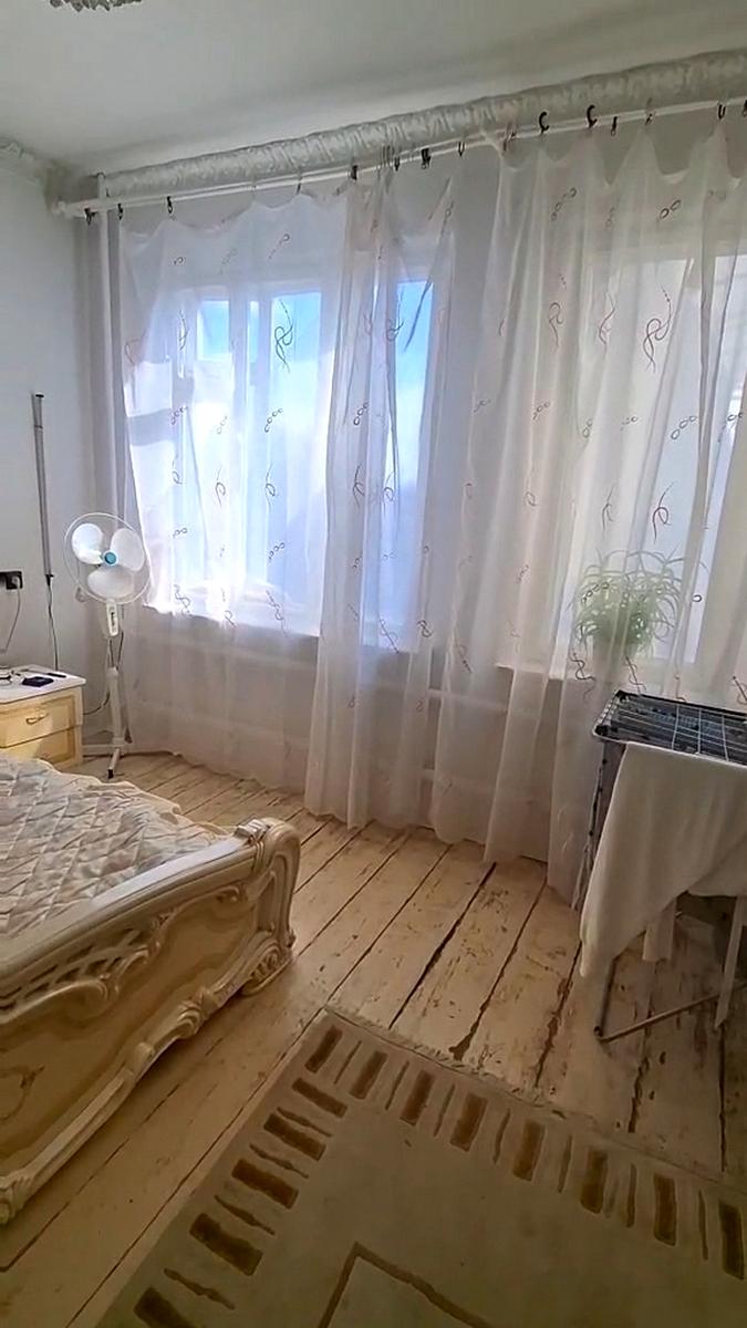 1827017903117330