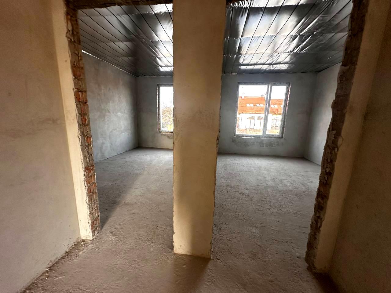 1844882025316330