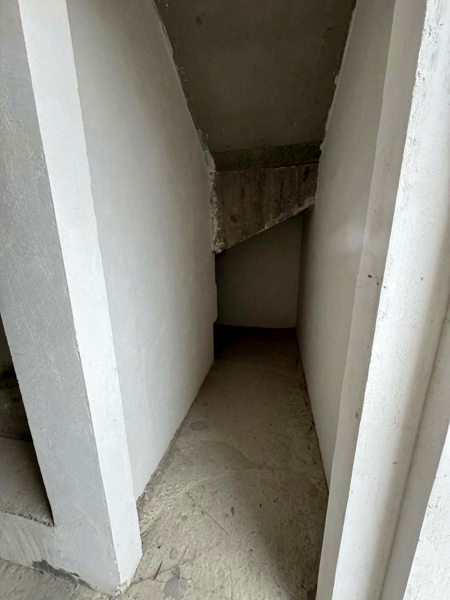 1832268631286335