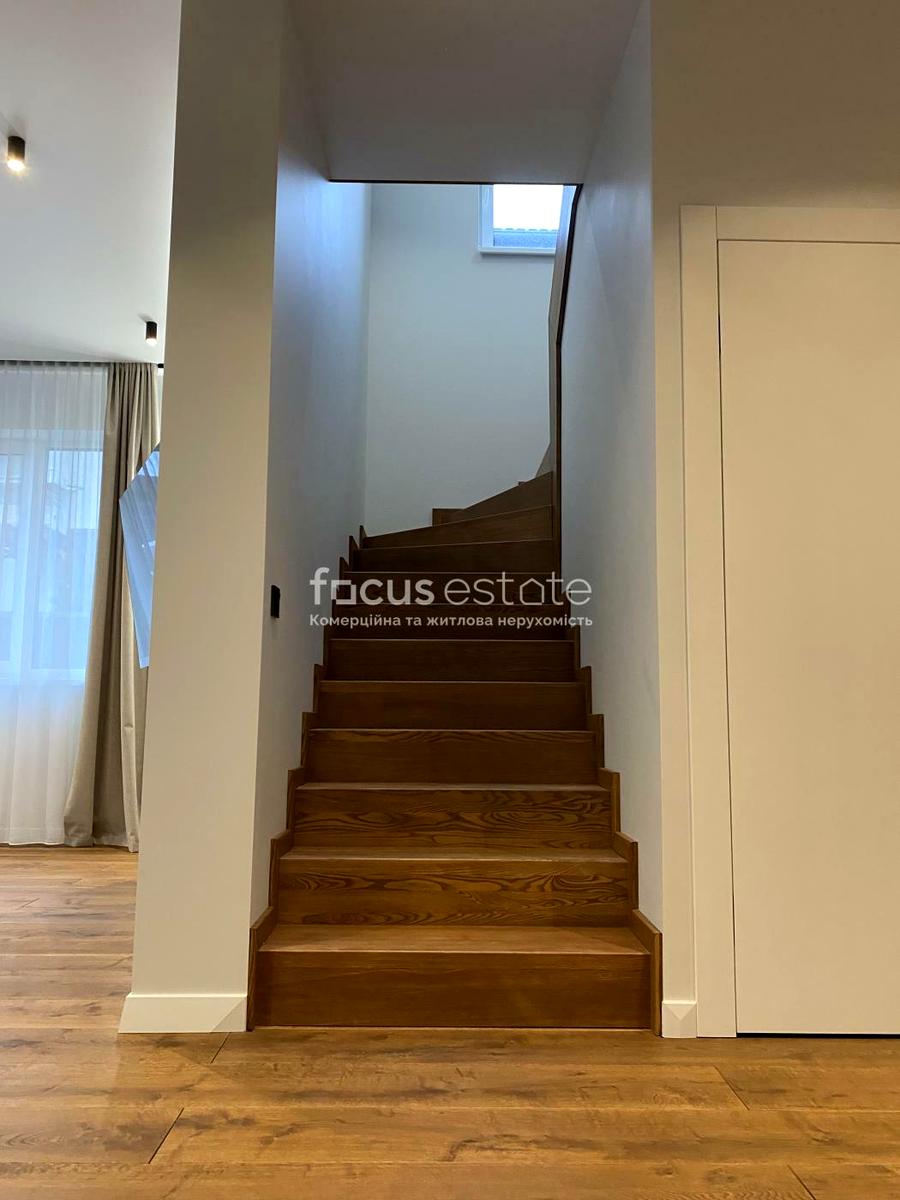 1836631896645344