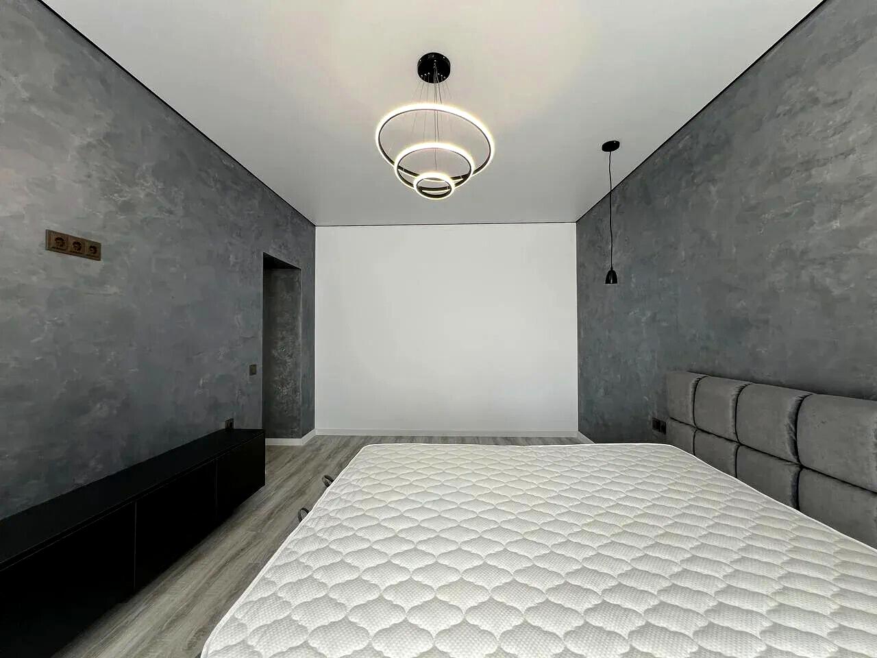1845040358173344