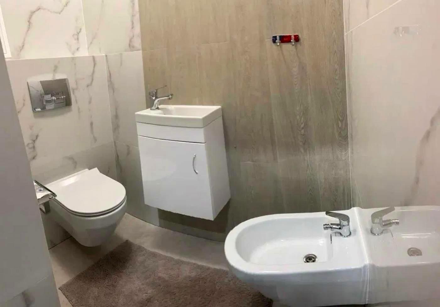 1843596939346351