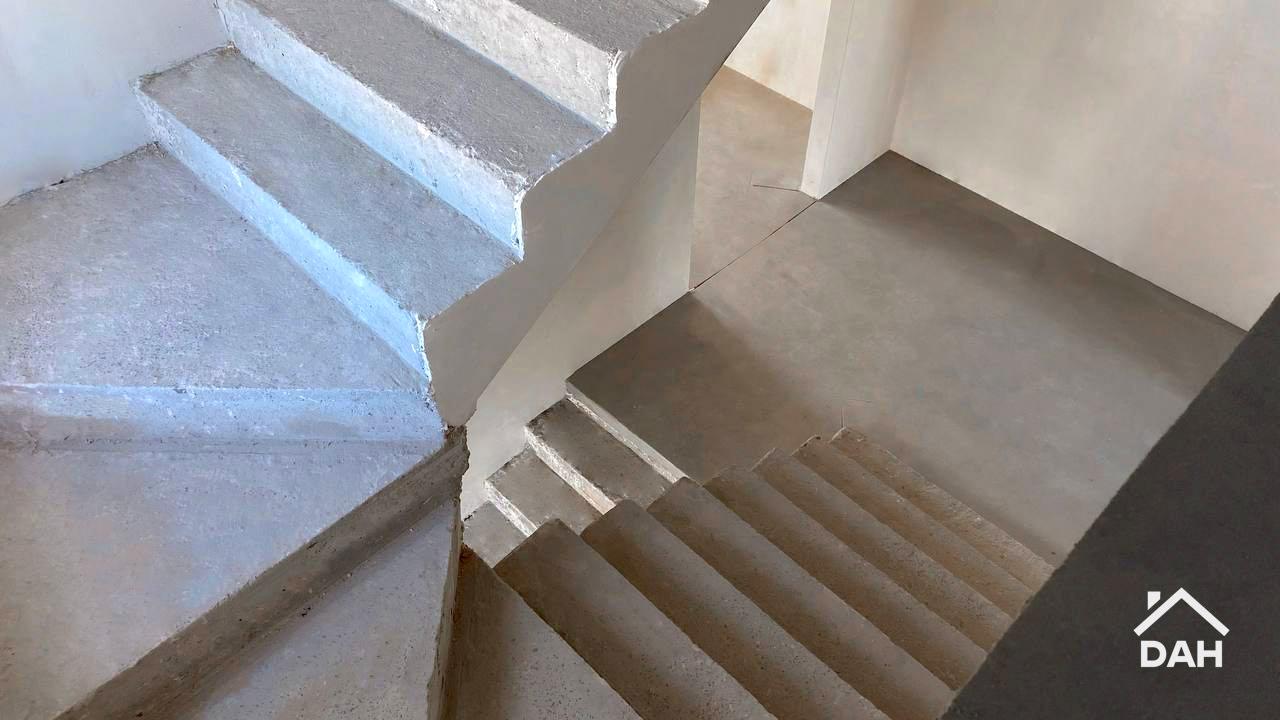 1841798218120355