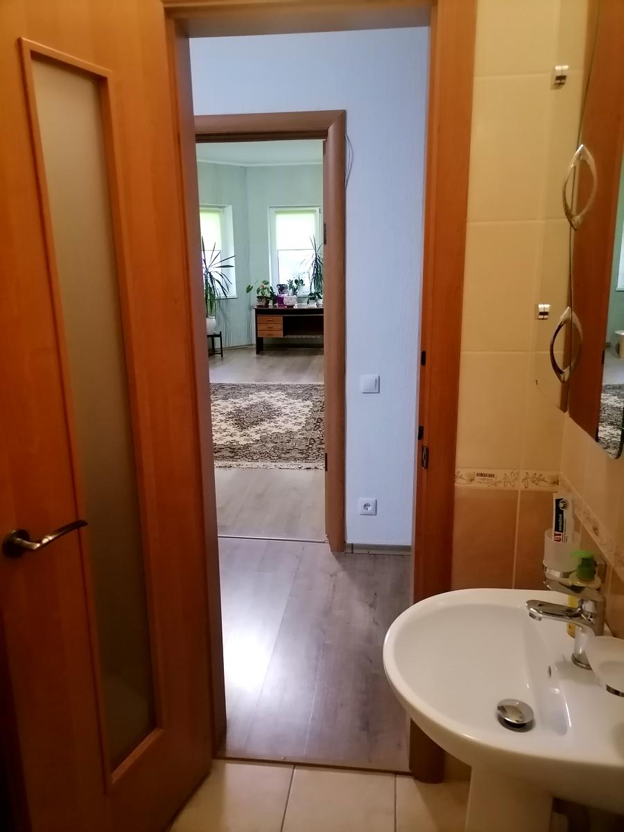 1834708356431356