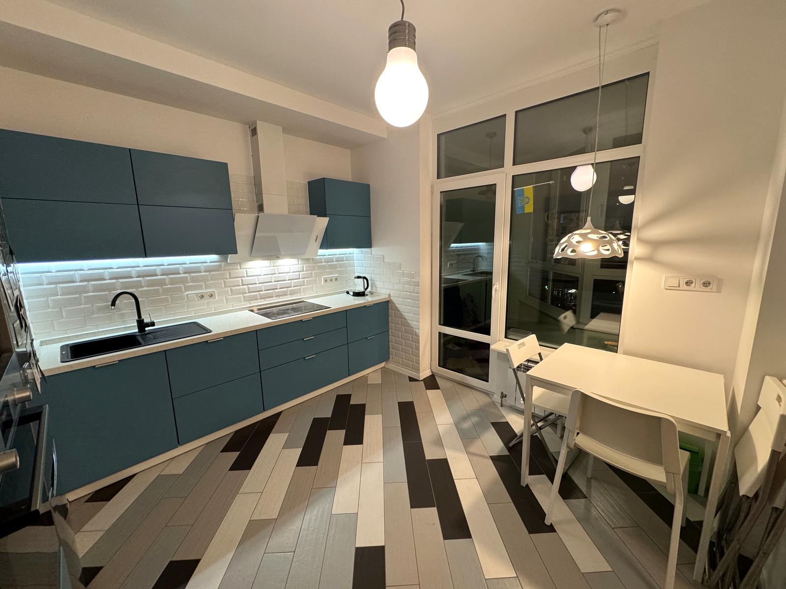 1787079021077357