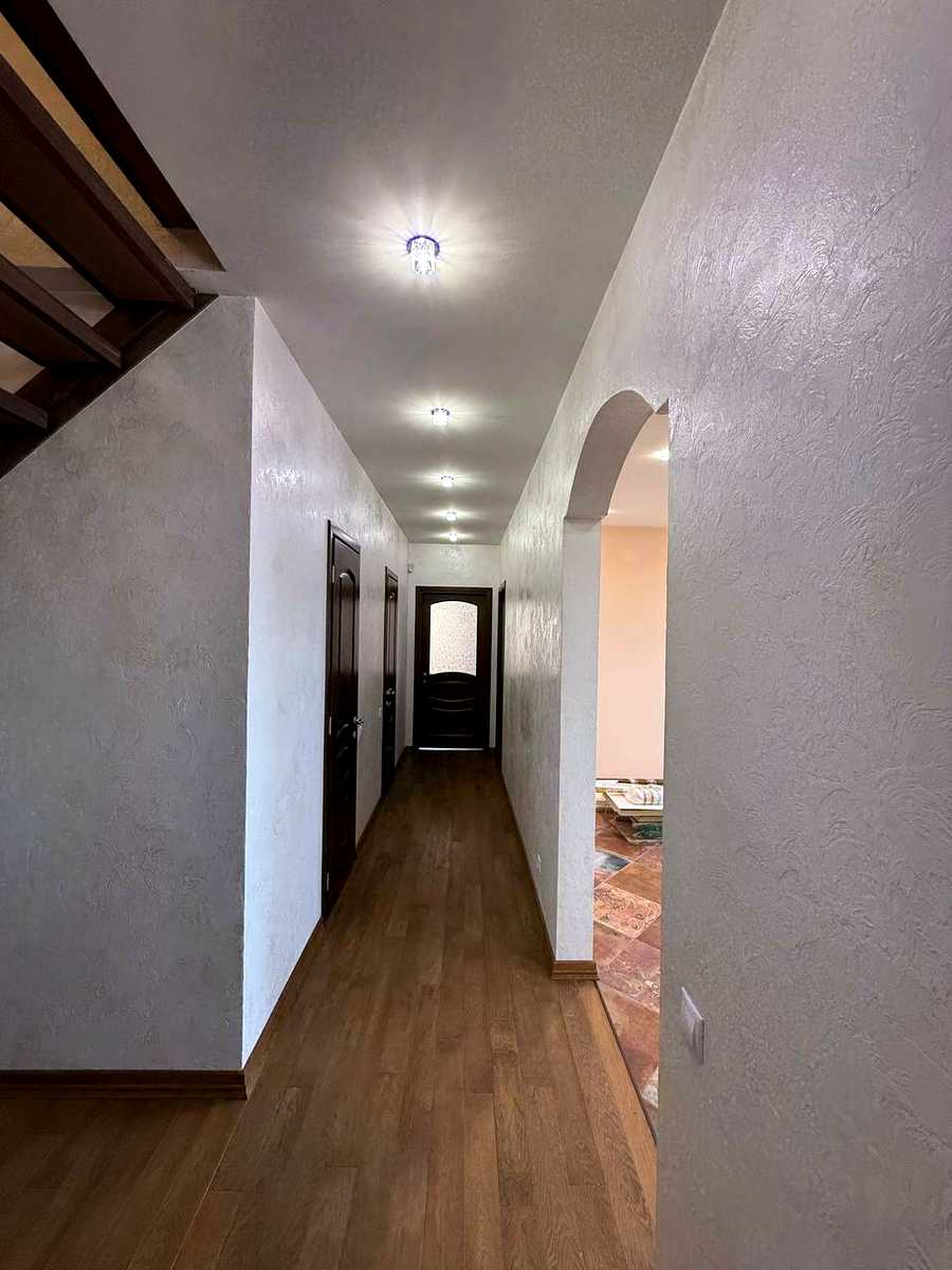 1827017443764357
