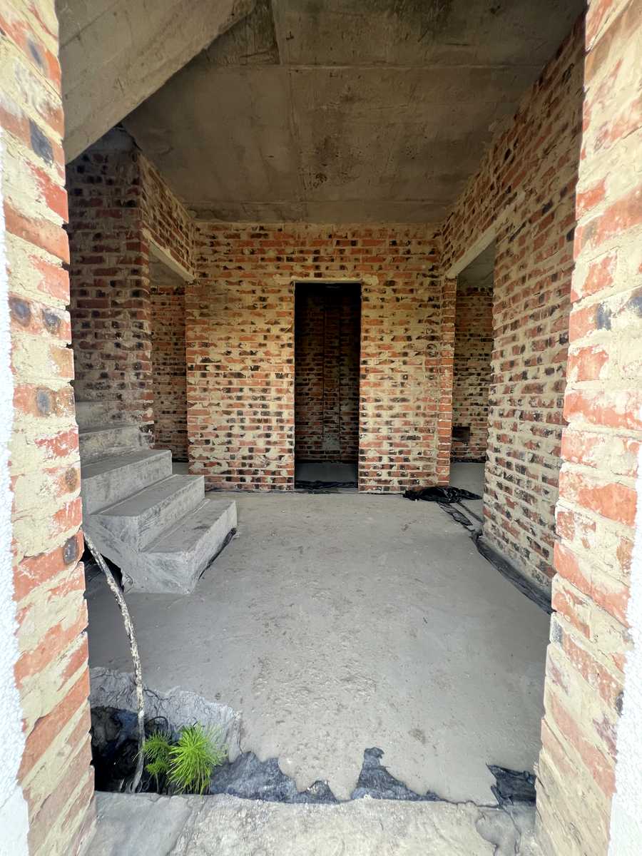 1842999833548360
