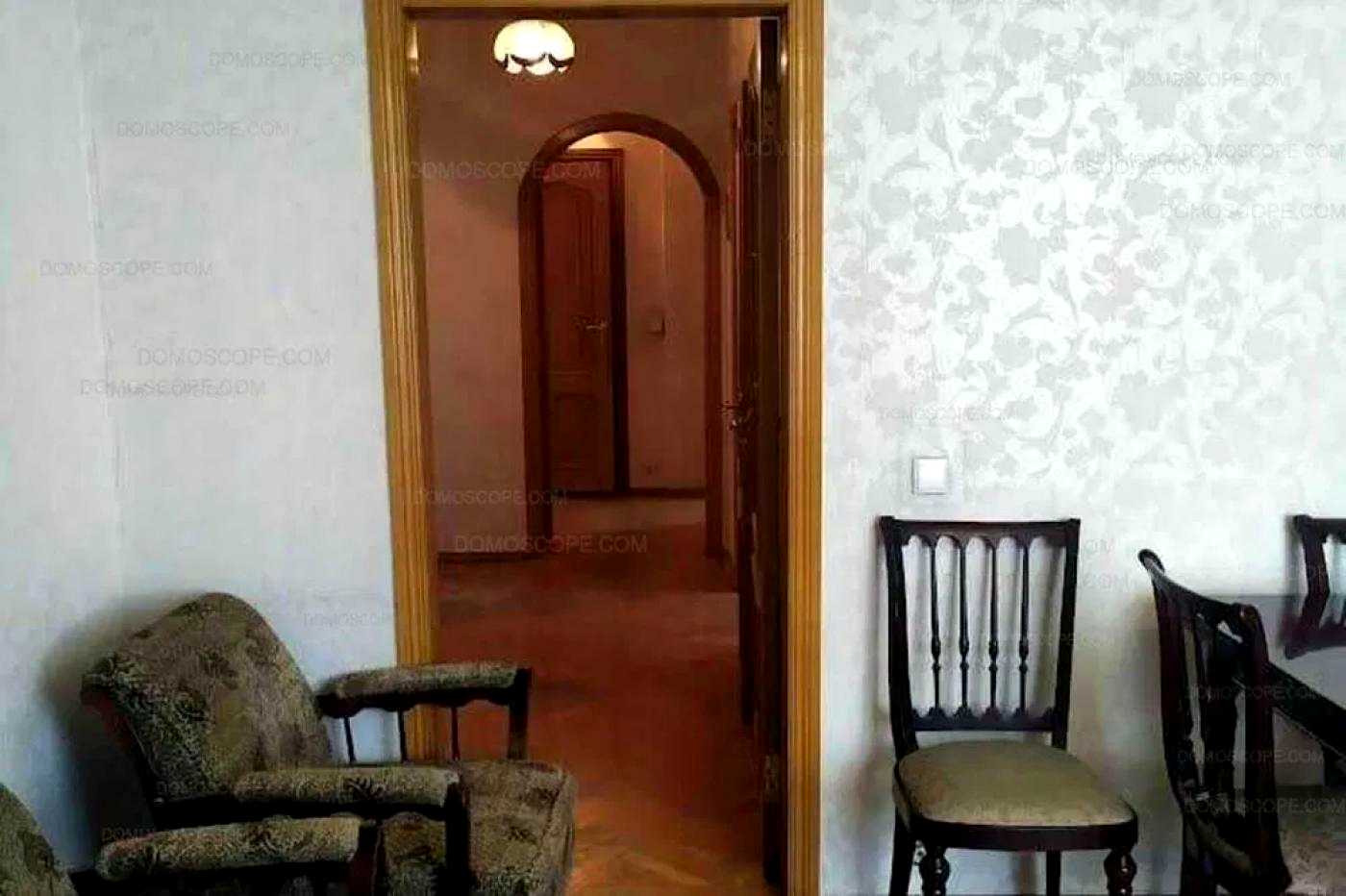 1825781829629369