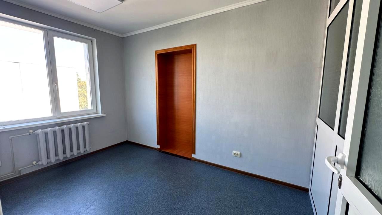 1843588101765037