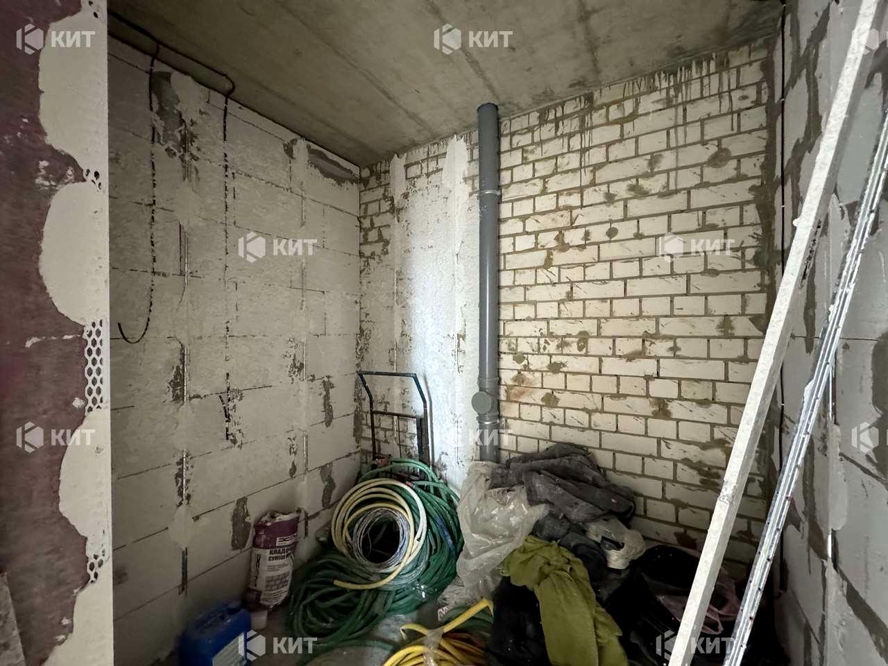 1842156673286371