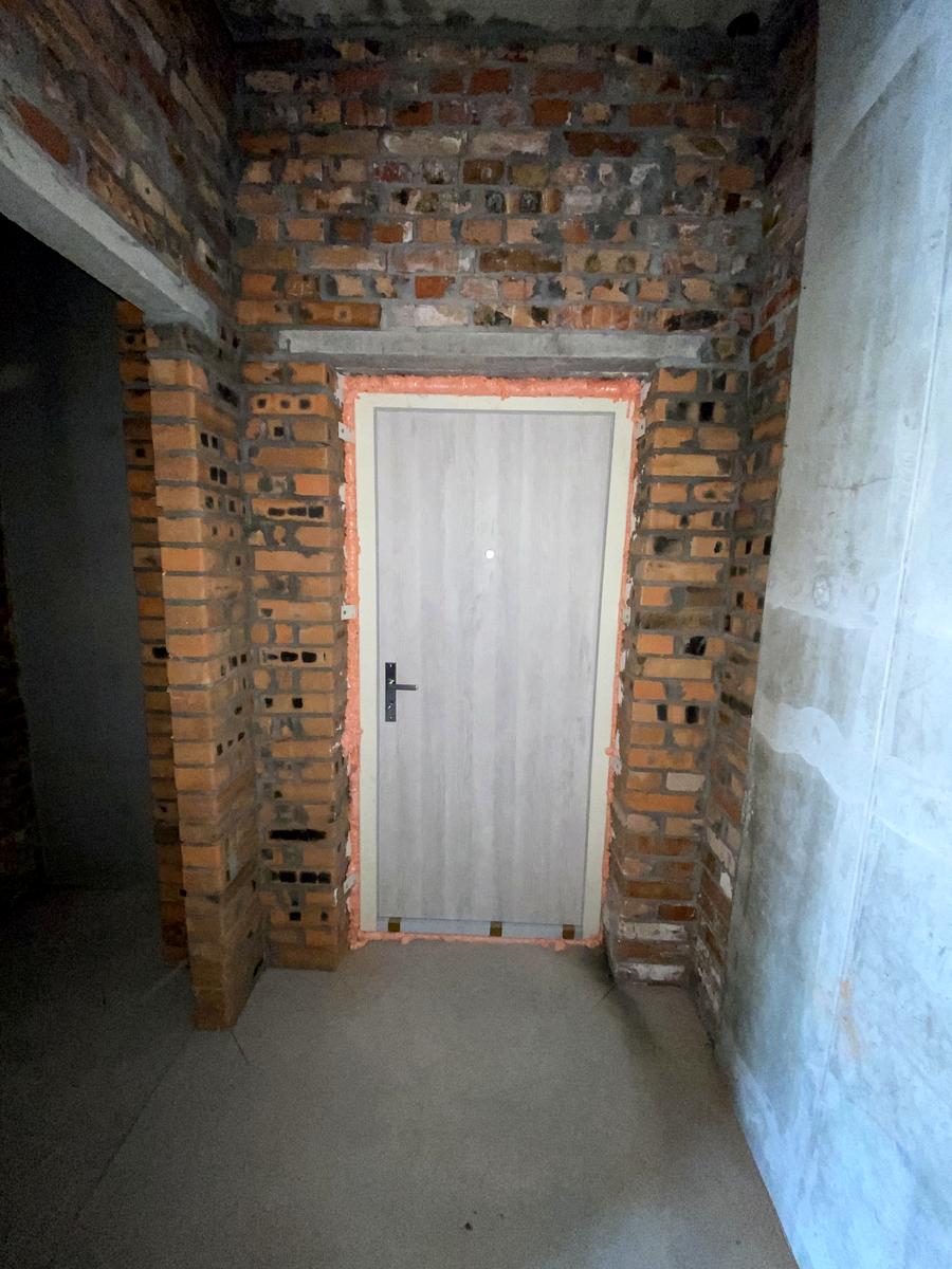 1796838570856372