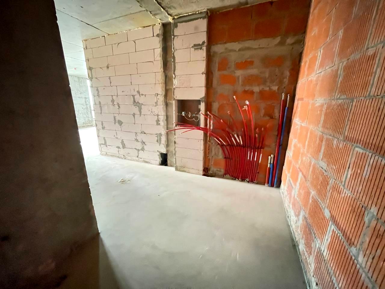 1841507342952373