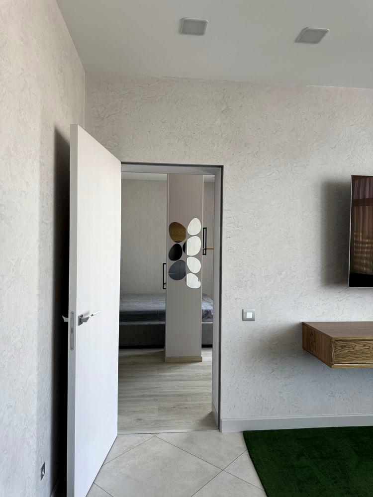 1842785099814373