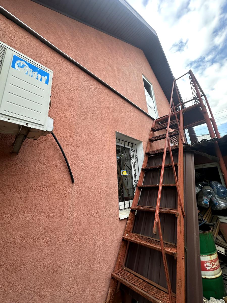 1836112287800374