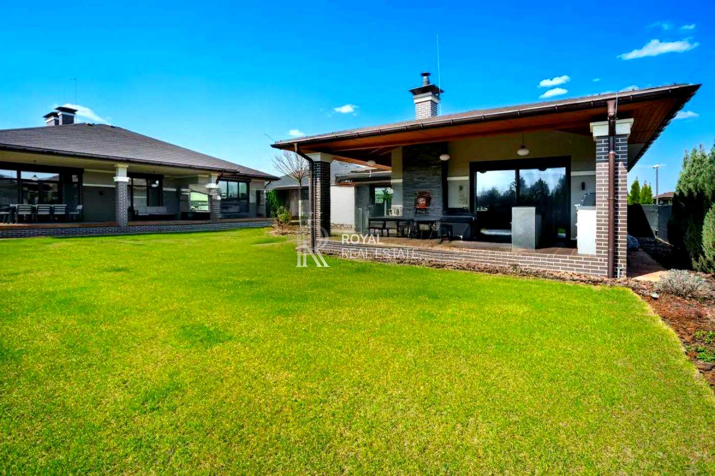 1846798169027375