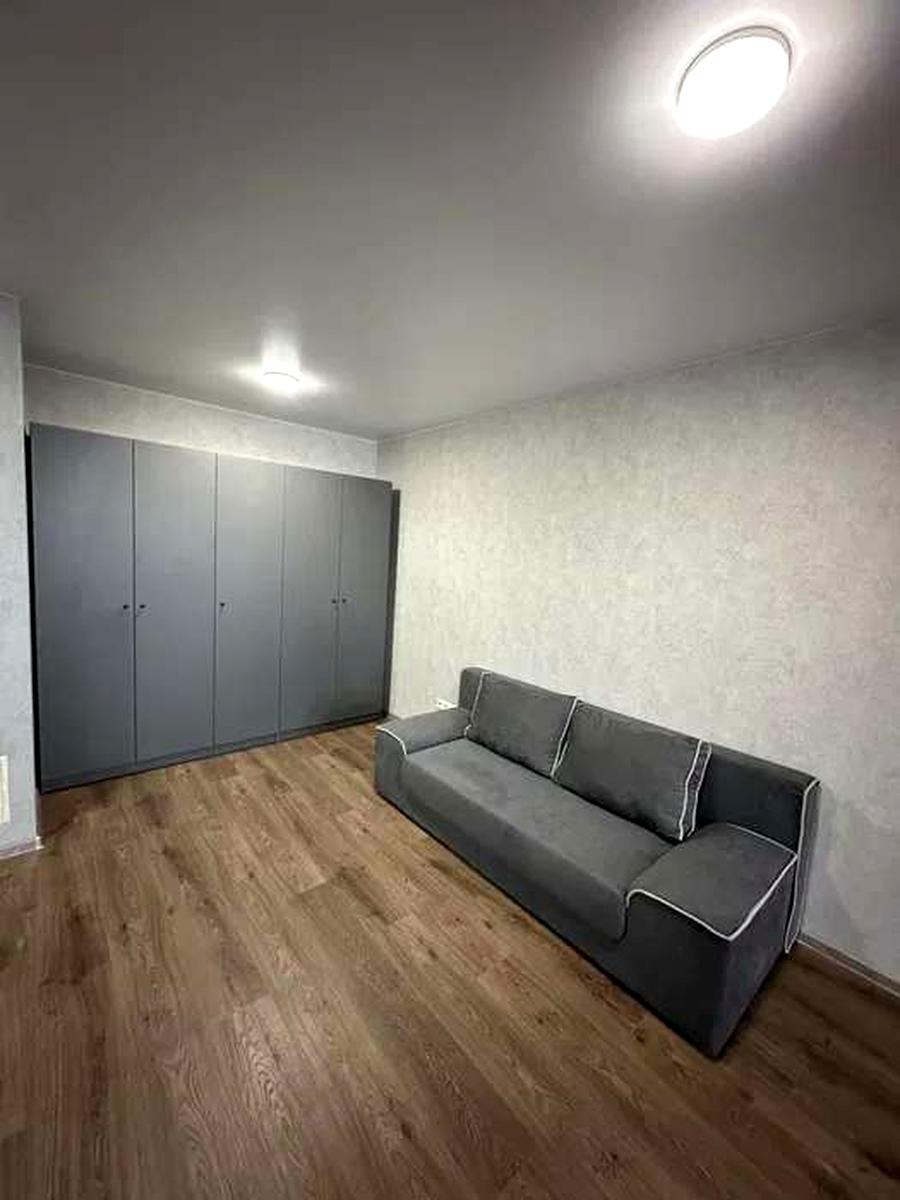 1843514734816376