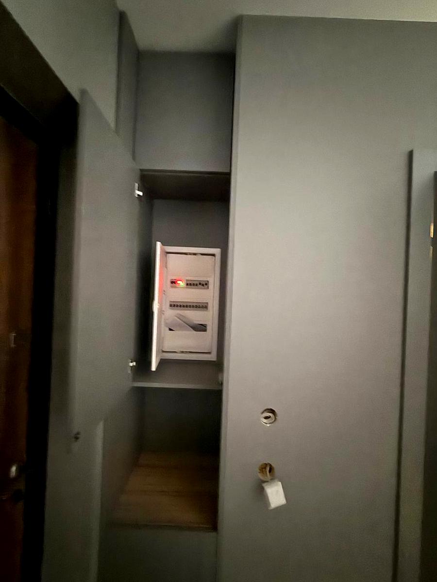 1833367931497377