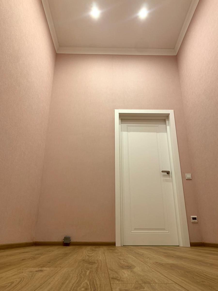 1844289075689377