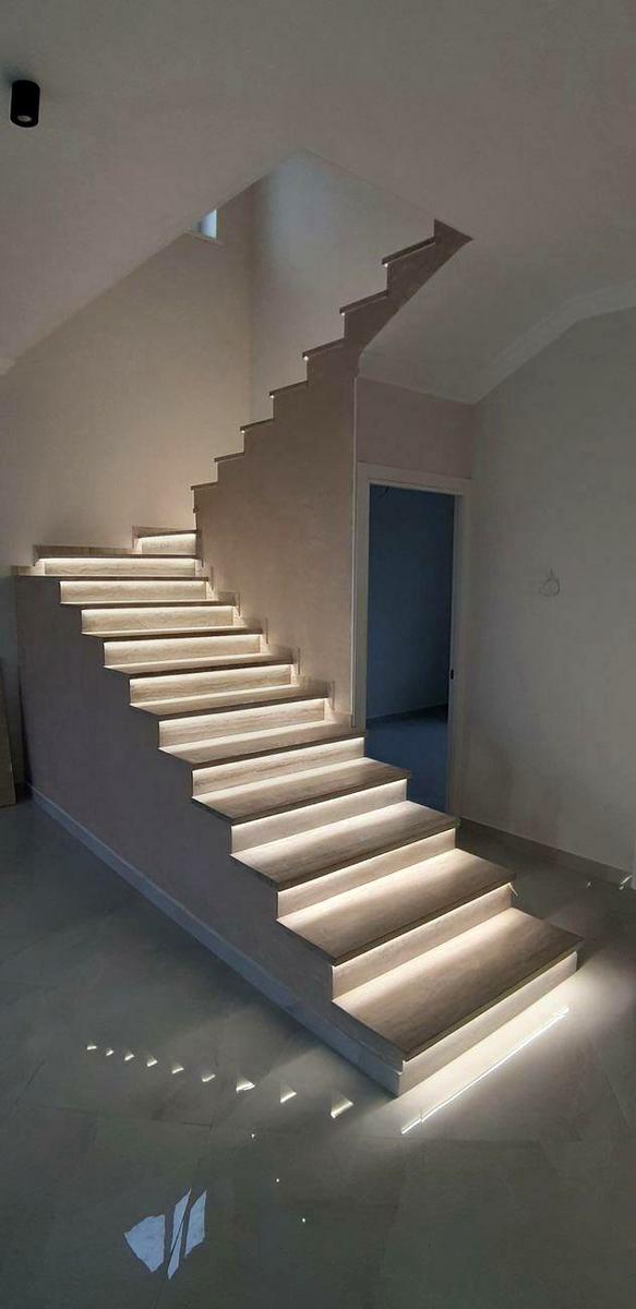 1836648684425384