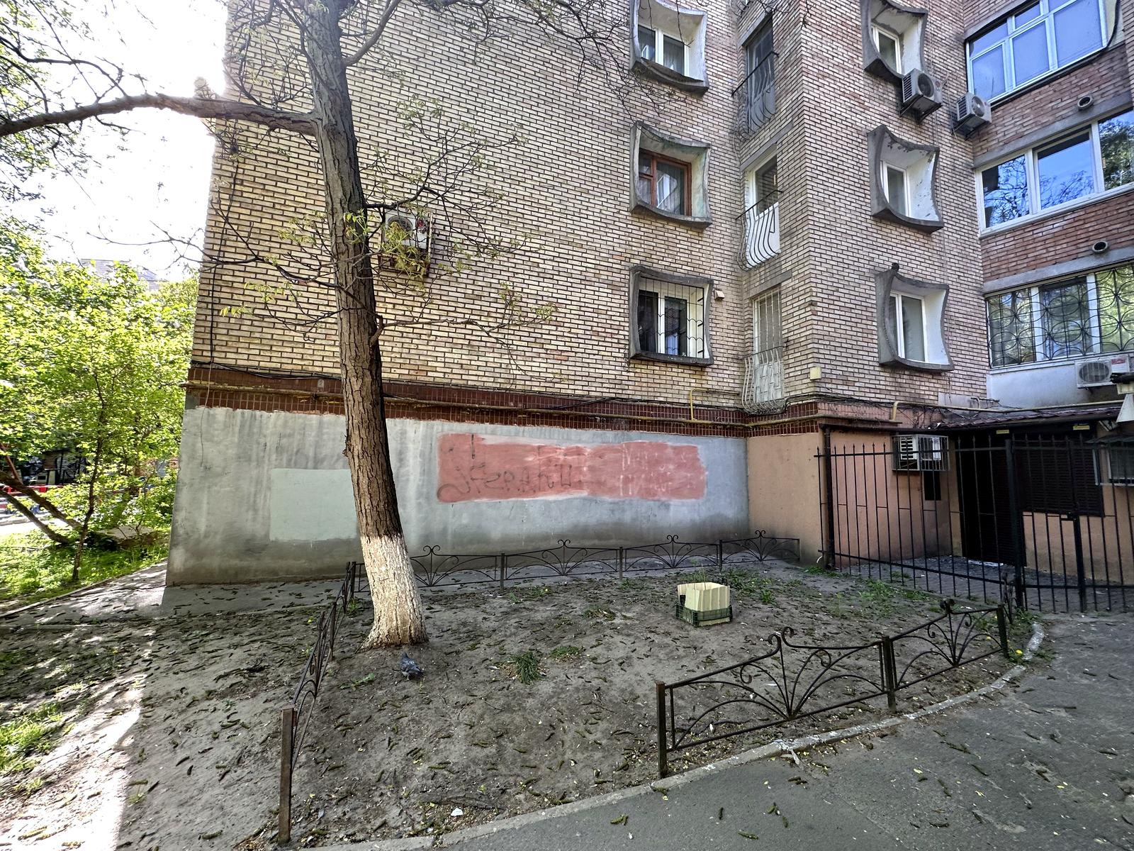 1835261215406388